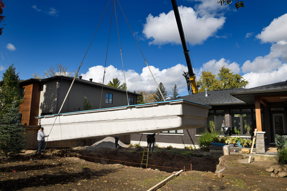 Barrie,,ontario,,canada, ,october,16,,2020:,crane,lifting,a